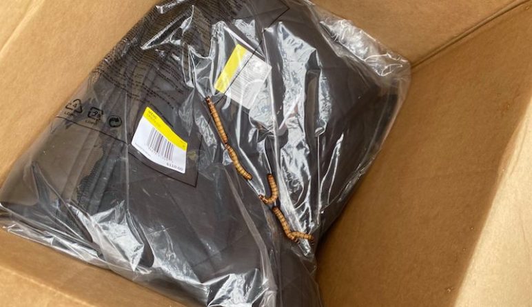 Локальные новости: Житель Нью-Йорка нашел в посылке от Nike десятки живых червей. Его пост стал вирусным