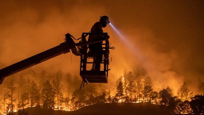 Происшествия: В Калифорнии зафиксировали первый в истории «гигапожар»