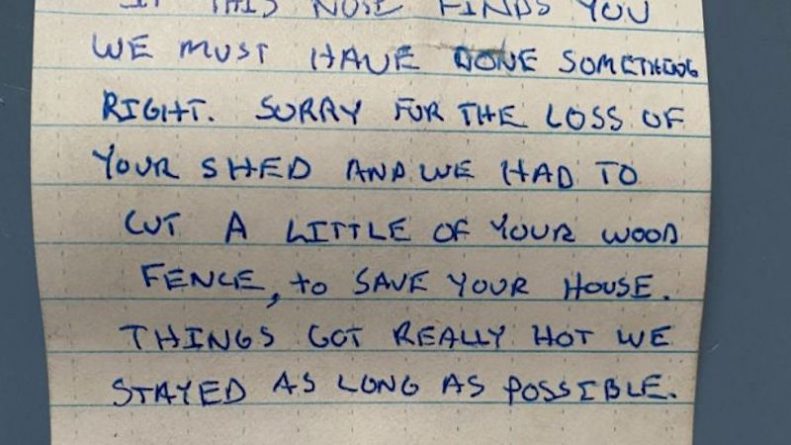 Локальные новости: Пожарные Колорадо оставили записку с извинениями после того, как срубили забор, чтобы спасти дом от огня