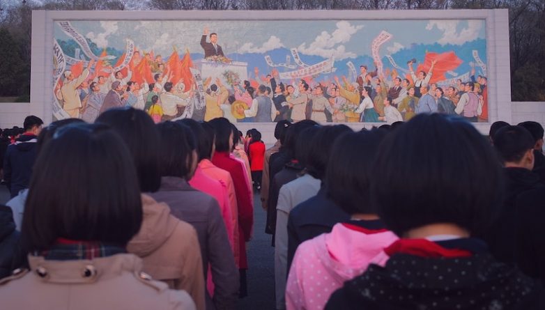 Политика: В КНДР запретили тонированные стекла. Борются с «желтым ветром капитализма»