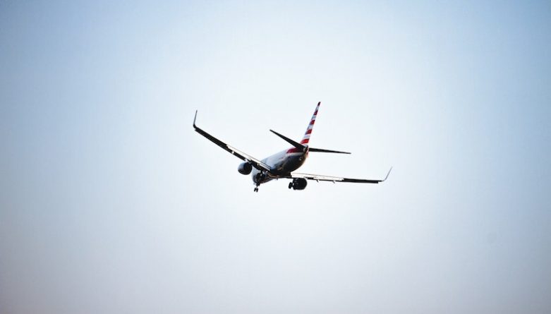 Происшествия: Пилот American Airlines утверждает, что видел НЛО. ФБР уже в курсе