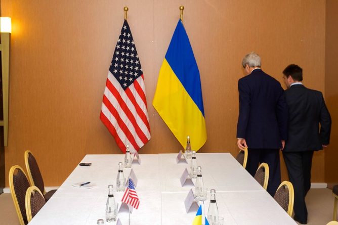 Политика: Заместитель администрации президента РФ назвал военные действия на Донбассе «началом конца» Украины