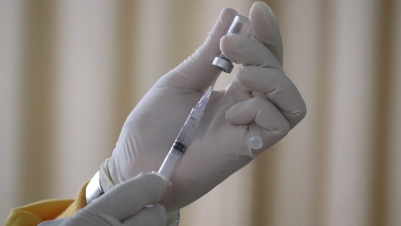 Здоровье: CDC и FDA призвали немедленно прекратить использование вакцины Johnson & Johnson
