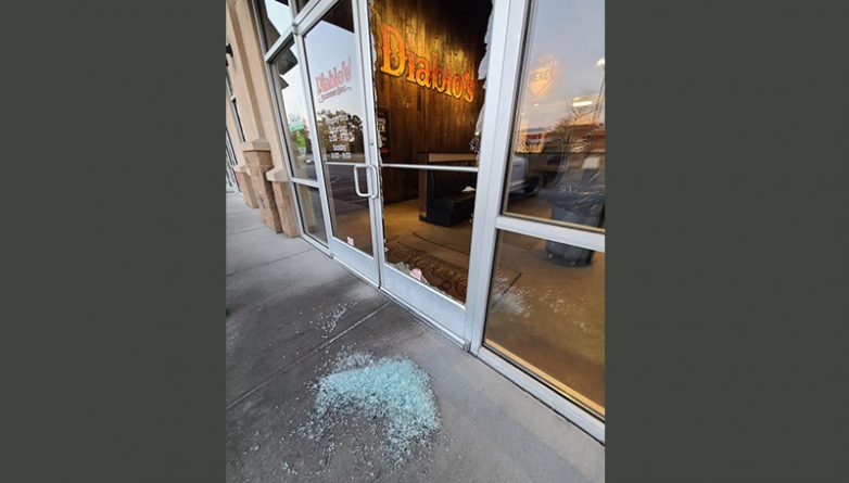 Локальные новости: В ресторан ворвался грабитель. Его владелец предложил подозреваемому работу