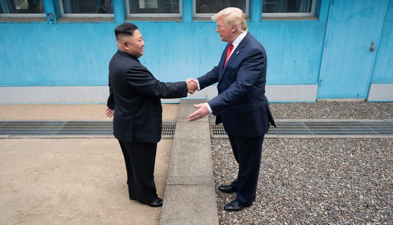 Политика: «Я нравлюсь ему, а он мне»: Трамп рассказал об отношениях с Ким Чен Ыном и Путином