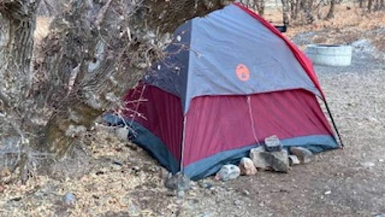 Локальные новости: Американка пропала в Юте в 2020 году. Недавно ее нашли живущей в палатке и питающейся мхом