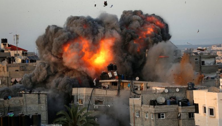Политика: США призвали защищать мирных жителей на фоне новых ударов по Газе и обстрелов израильских городов