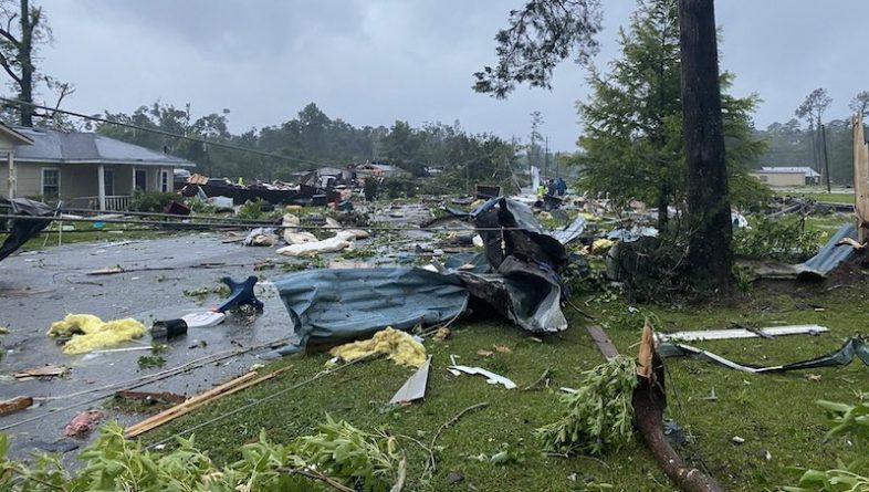 Погода: 13 человек, включая 10 детей, погибли из-за последствий тропического шторм Клодетт