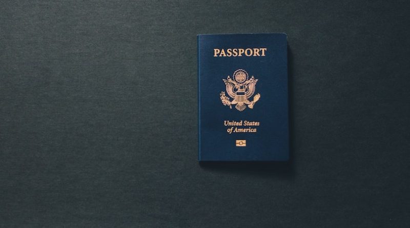 Закон и право: Вас могут депортировать за ложное заявление о гражданстве США. В каких случаях это происходит?