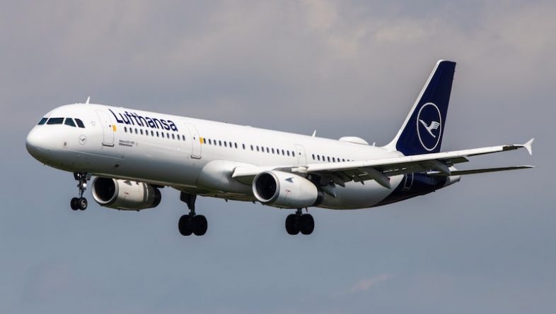 Путешествия: Lufthansa заменит фразу «дамы и господа» гендерно нейтральным приветствием