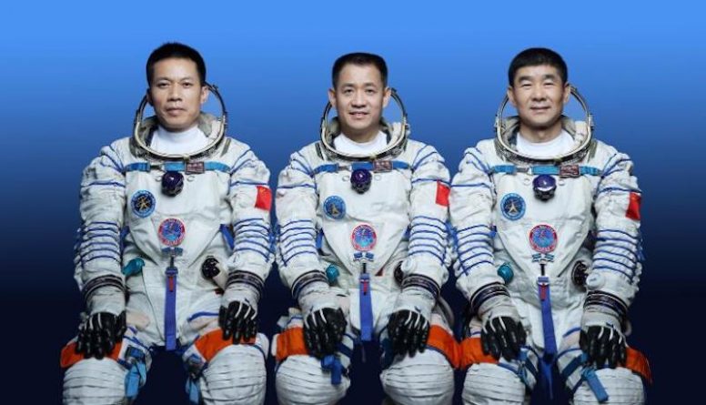 Полезное: Китайские астронавты впервые вышли в открытый космос за пределами космической станции