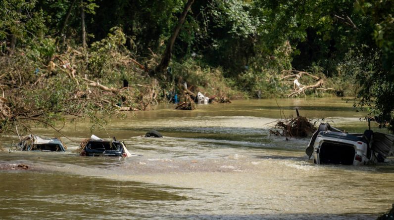 Погода: Как минимум 21 человек погиб после дождей и наводнений в Теннесси