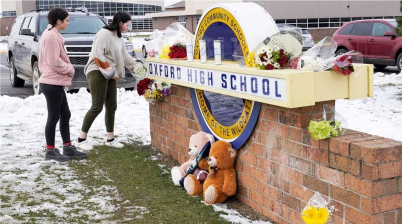 Локальные новости: 15-летний подросток застрелил 4 учеников в школе Мичигана и еще 4 новости, которые вы могли пропустить