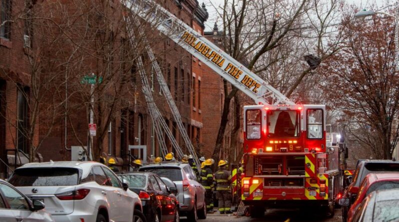 Локальные новости: Пожар в жилом доме в Филадельфии унес жизнь 12 человек