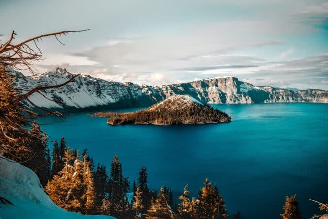кратерное озеро в орегоне