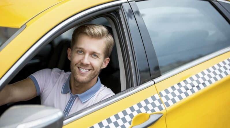 Общество: Как живут и сколько зарабатывают таксисты в Америке?